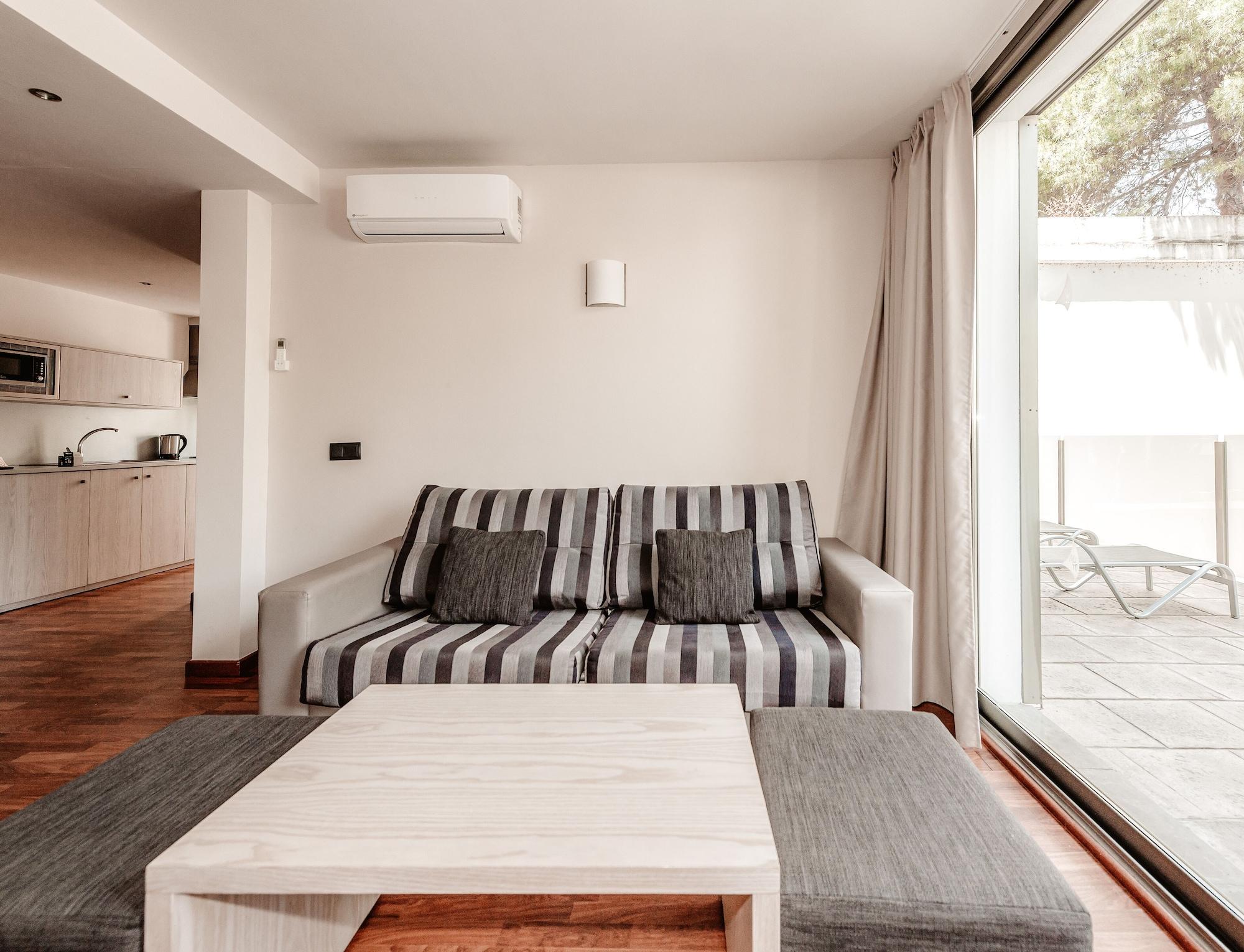 Marins Suites - Adults Only Hotel Cala Millor  Bagian luar foto